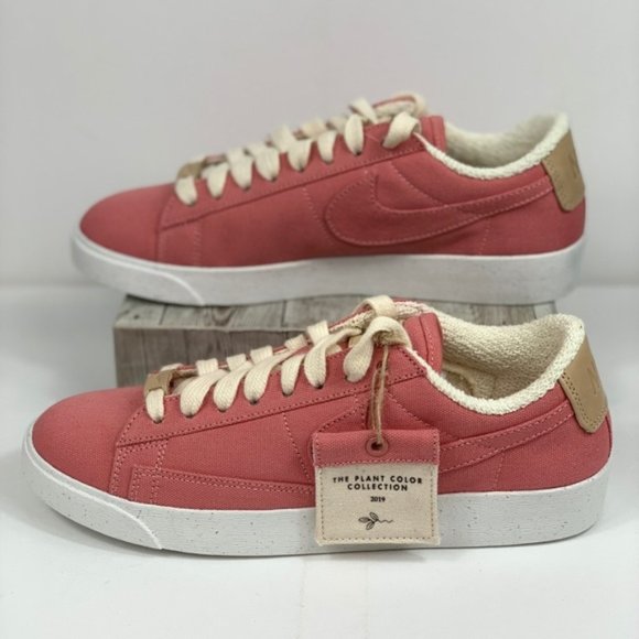 Nike Shoes - Nike Blazer aloe LX
